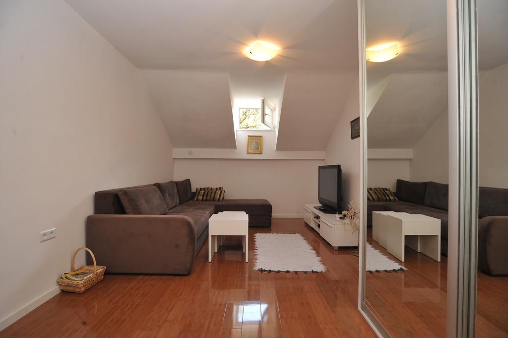 Main Street Apartment SJJ Esterno foto