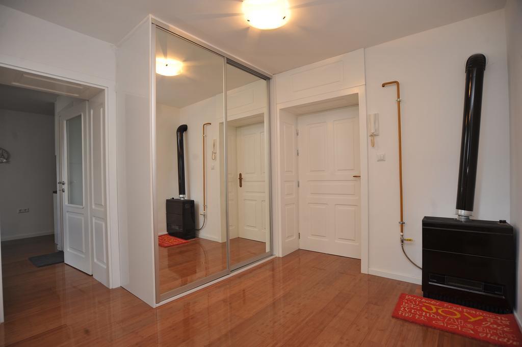 Main Street Apartment SJJ Esterno foto