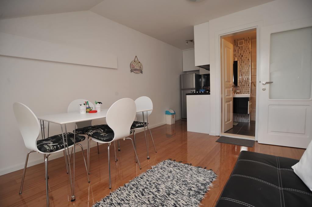 Main Street Apartment SJJ Esterno foto